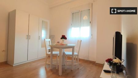 valencia, Valencian Community 46006 - Photo 5