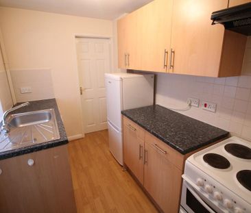 2 bedroom terraced house to rent - Photo 5
