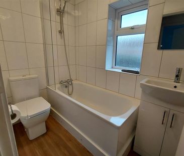 Westfield Place, Yeovil - Photo 4