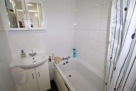 Cameron Close - Brentwood, Property for rent - Photo 4