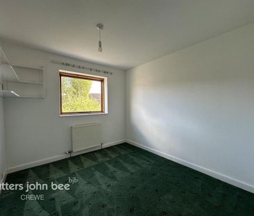 3 bedroom semi-detached house to rent - Photo 6