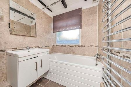 Orchard Close, Denham, UB9 - Photo 4