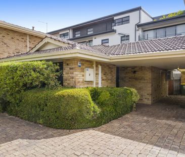 Delightful Villa in Prime Location - Photo 2