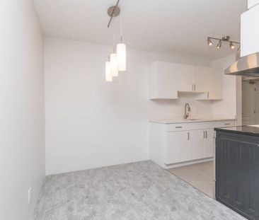 305-2016 Fullerton Avenue, North Vancouver - Photo 6