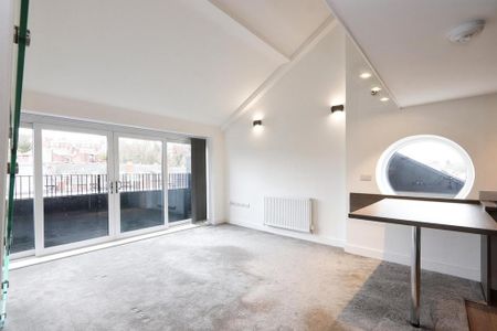 2 bedroom penthouse to rent - Photo 3