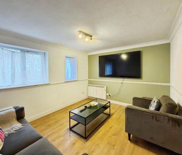 Caravel Close, Chafford Hundred, Grays, RM16 - Photo 2