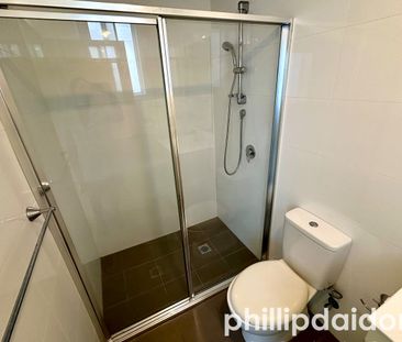 SPACIOUS 2 BEDROOM UNIT.... GROUND FLOOR - Photo 5