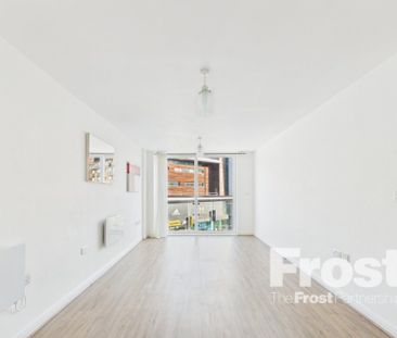Tilley Road, Feltham,TW13 - Photo 1