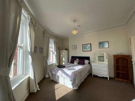 Huntriss Row, Scarborough, YO11 - Photo 2