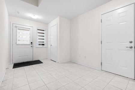 For Lease - 590 North Service Road Unit# 135, Hamilton, Ontario - Photo 5