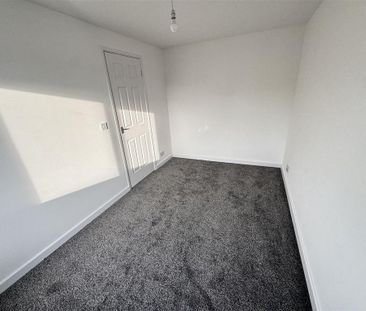 2 bedroom semi-detached house to rent - Photo 4