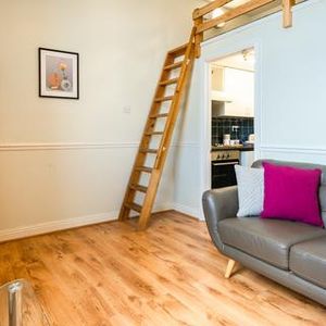 Flat 7, 2 VICTORIA TERRACE Leeds - LS3 1BX - Photo 2