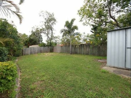 Air Conditioning, Great Yard, Convenient Location - Photo 4