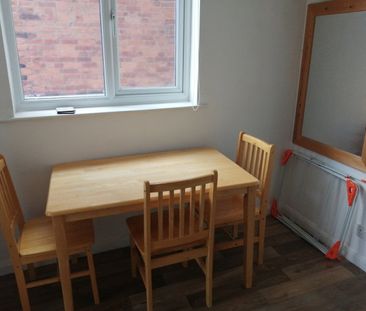Room in a Shared House, Denman Road, SE15 - Photo 3