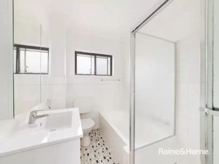 Apartment with 2 bedrooms, 1 bathroom & parking for 1 car - Photo 4