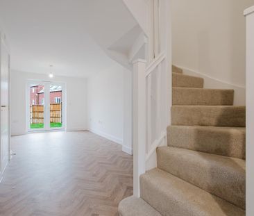 4 bedroom detached house to rent - Photo 3