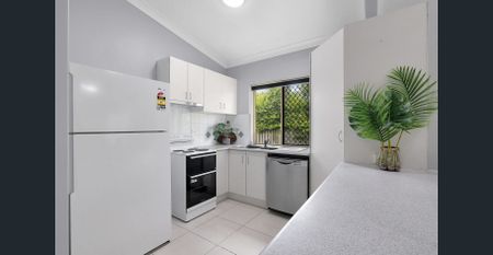 The Perfect Blend of Space, Style & Low Maintenance Living - Photo 3