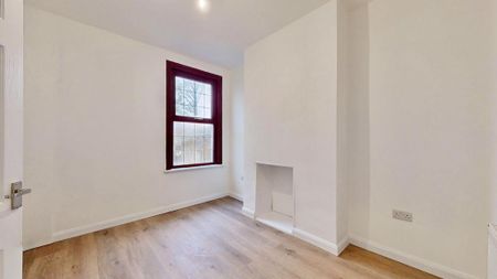 4 bedroom terraced house to rent - Photo 4