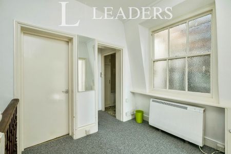 2 bedroom apartment to rent West Parade, Bexhill-on-Sea, East Sussex, TN39 - Photo 2