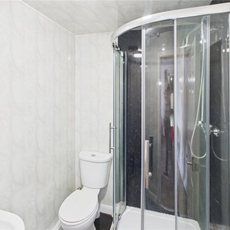 Room 12 - Photo 3