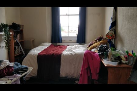 9 Bed Semi-Detached House, West Shrubery, BS6 - Photo 4