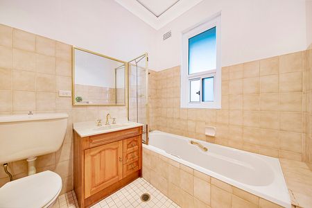 97 Hawthorne Avenue, Chatswood NSW 2067 - House For Rent | Domain - Photo 3