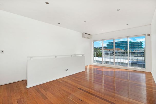 Split Level Apartment in Central Bondi - Photo 1