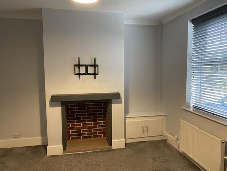 3 bedroom terraced house to rent - Photo 2