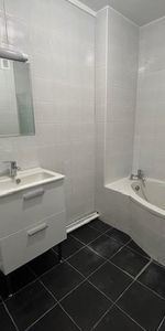 Location Appartement 3 pièces 66m² ST MAUR DES FOSSES 94100 - Photo 4