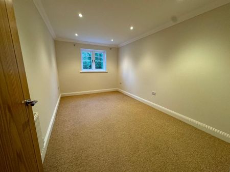 2 bedroom ground floor flat to rent - Photo 3