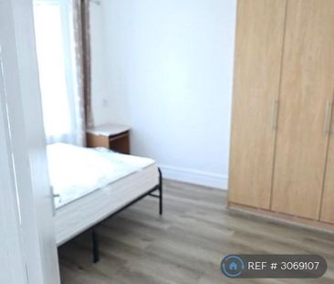 4 bedroom terraced house to rent - Photo 5