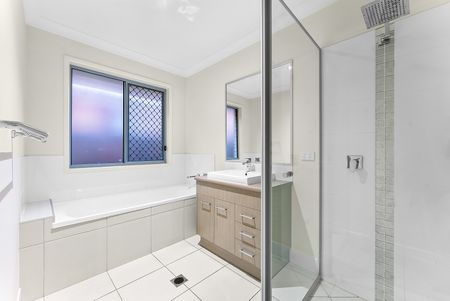 52 Mapleton Drive, North Lakes QLD 4509 - House For Rent | Domain - Photo 3