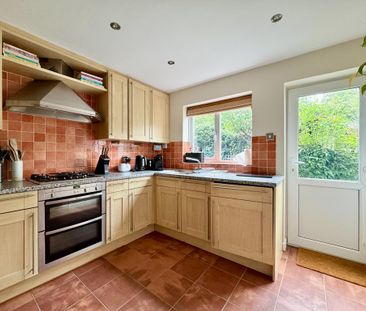 4 bedroom link detached house to rent - Photo 5