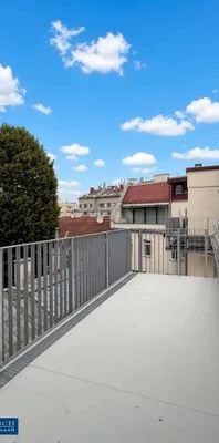 Dachgeschossmaisonette mit großem Balkon Top-Erstbezug - Foto 1