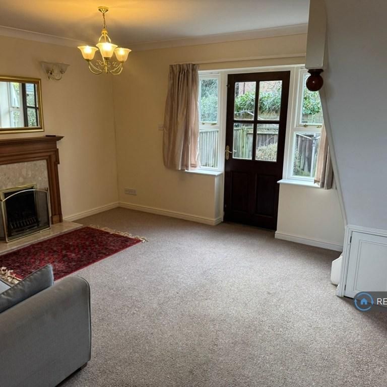 2 bedroom terraced house to rent - Photo 1