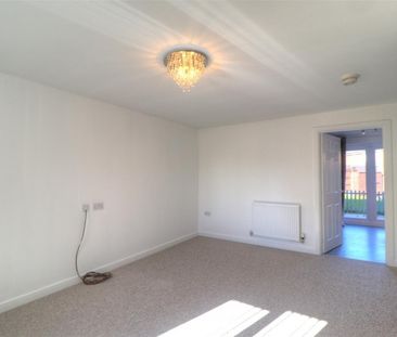 Pearwood Close, Hampton - Photo 3