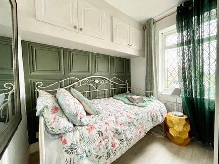 4 bedroom semi-detached house to rent - Photo 4