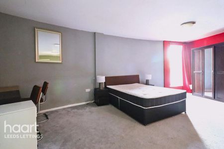 3 bedroom apartment to rent - Photo 4