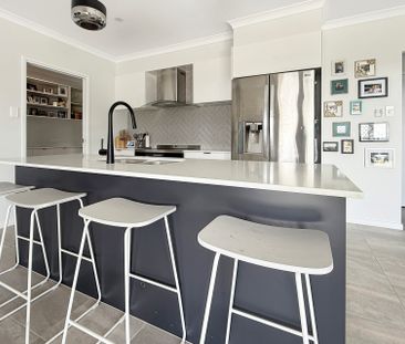 1 Bowie Avenue, - Photo 1