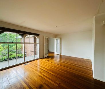 Central to all - Photo 2