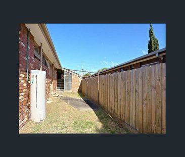 Walk to Station - Photo 2