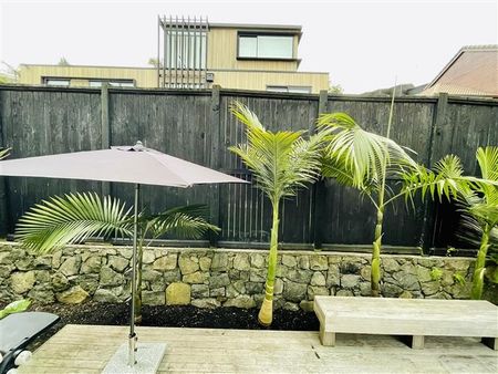 ST HELIERS - 4 BEDROOM MODERN TOWNHOUSE - Photo 2