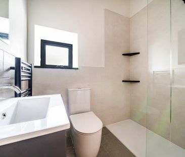 3 bedroom semi-detached house to rent - Photo 4