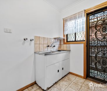 38 Morcambe Crescent, Keilor Downs VIC 3038 - Photo 5