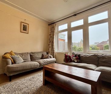 3 bedroom semi-detached house to rent - Photo 4