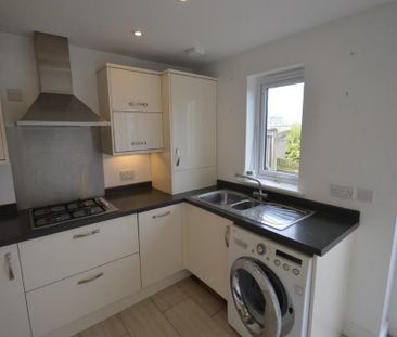 2 bedroom end of terrace house to rent - Photo 2