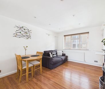 1 bedroom Flat in Haven Court, Reading - Photo 1
