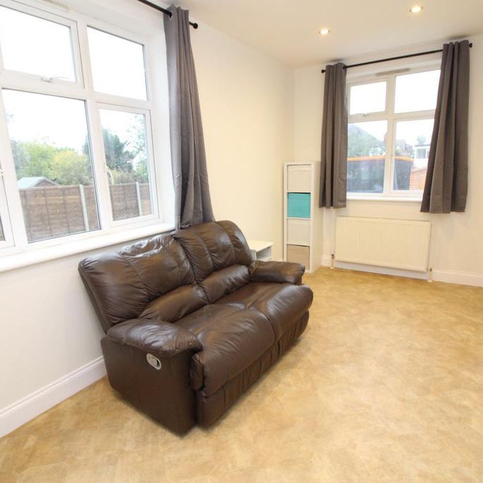 4 bedroom semi-detached house to rent - Photo 1