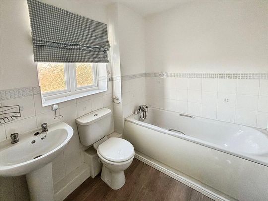 3 bedroom semi-detached house to rent - Photo 1