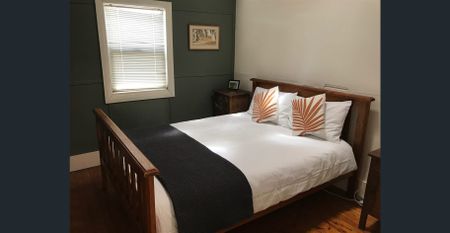 Fully Furnished Artists Cottage - Photo 2